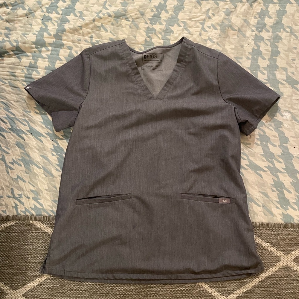 FIGS Graphite Medium top and bottom set